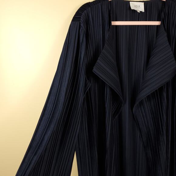 J.O.A Navy Pleated Velvet OPen Front Long Line Cardigan Size L - Picture 4 of 10